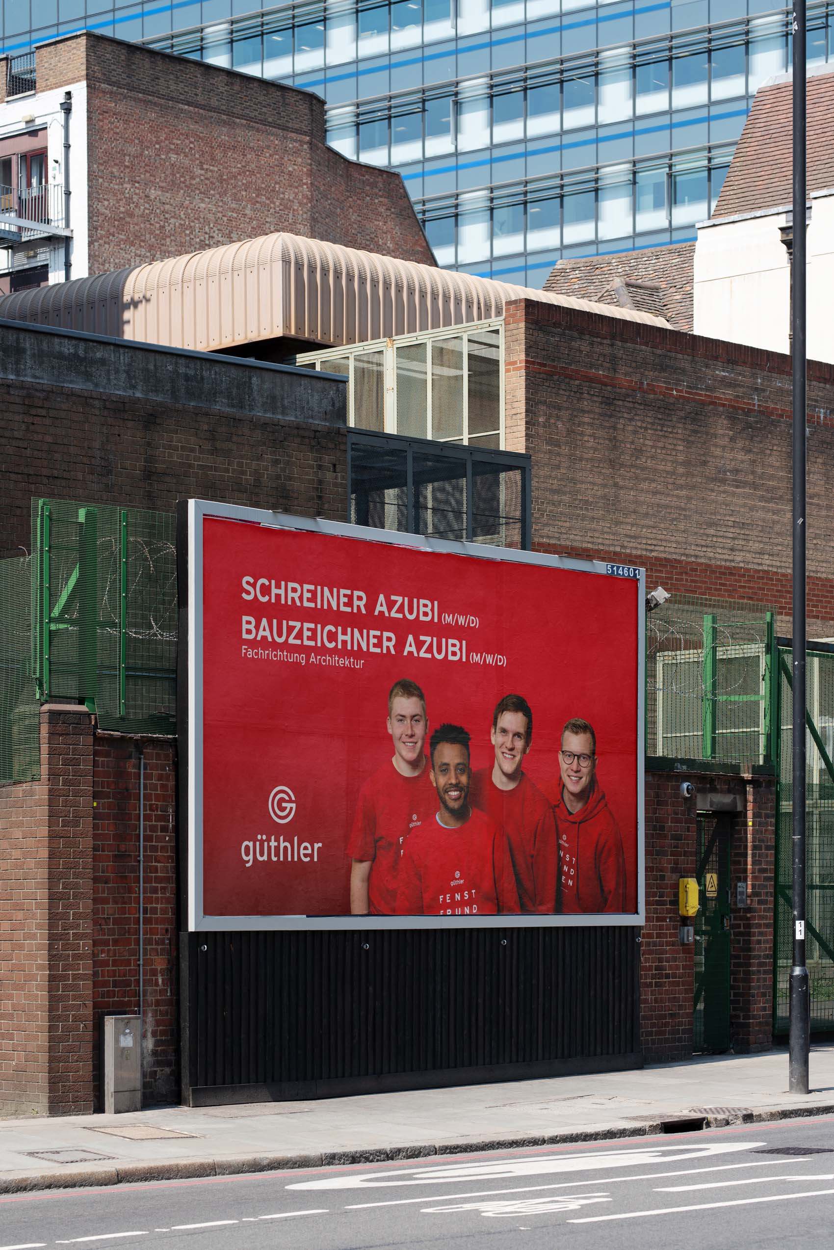 Großformatplakate Out-of-Home zum Employer Branding von Güthler Glasfassaden